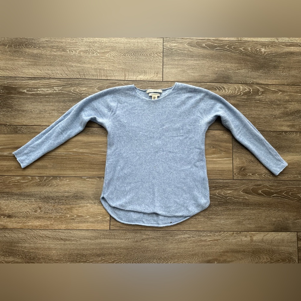 🌞 Sale 3 for $15 Max Studio Soft Blue Cashmere Top